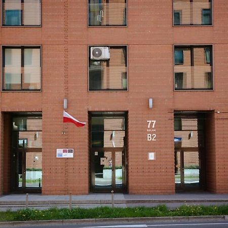 Wygodny Apartament Przy Dworcu Krakow Luaran gambar