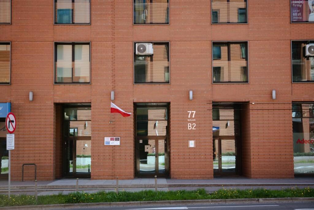 Wygodny Apartament Przy Dworcu Krakow Luaran gambar