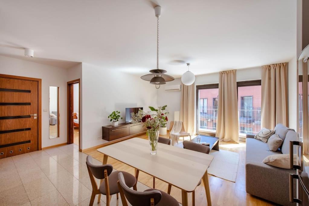 Wygodny Apartament Przy Dworcu Krakow Luaran gambar